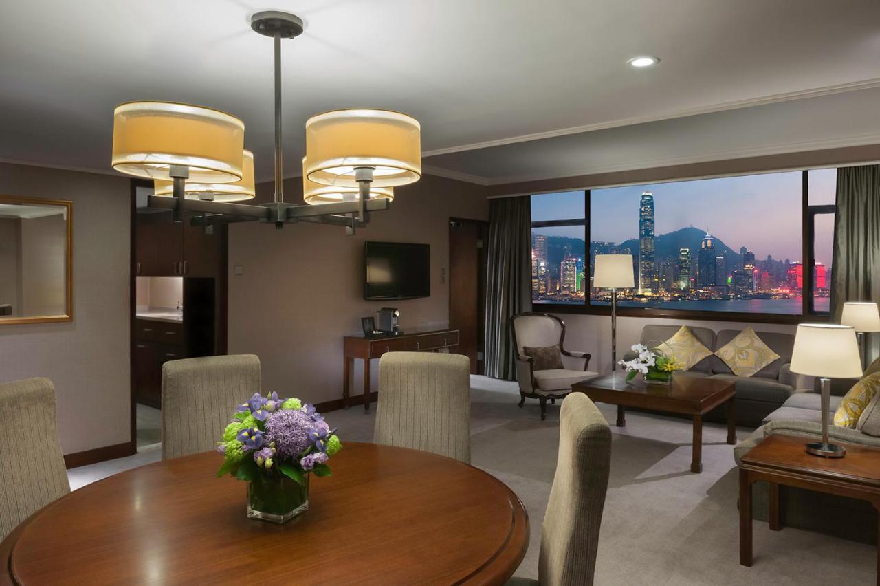Marco Polo Hongkong Hotel Eksteriør billede A suite at the Conrad Hong Kong