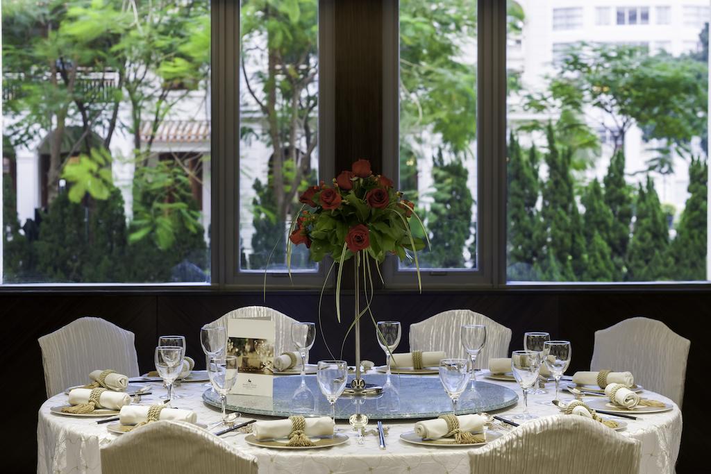 Marco Polo Hongkong Hotel Eksteriør billede A table set for a banquet