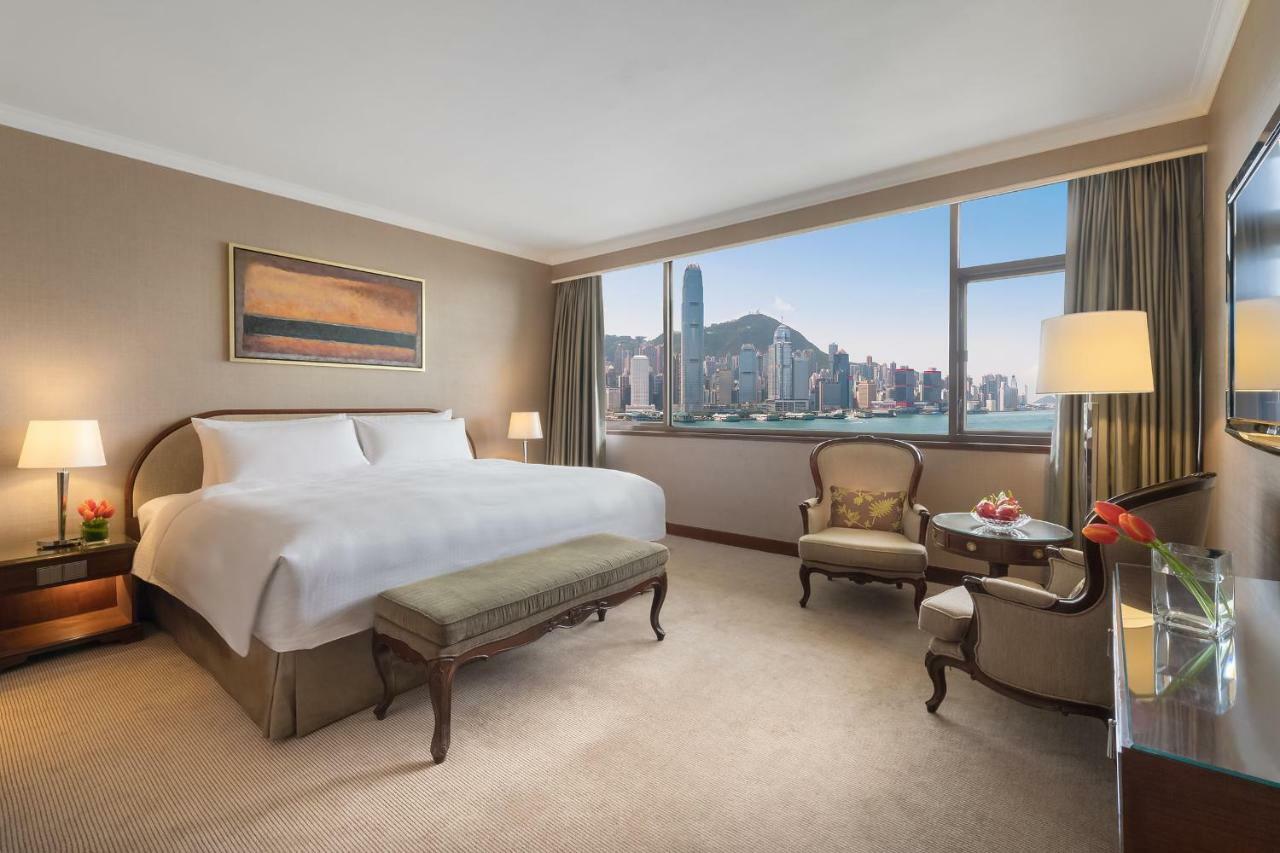 Marco Polo Hongkong Hotel Eksteriør billede A bedroom at the Mandarin Oriental, Hong Kong